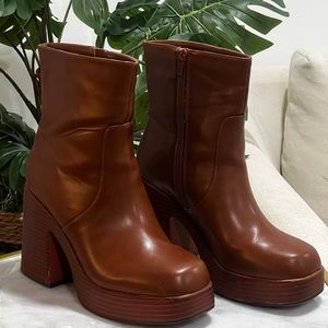 COPY - BROWN BOOTIES SIZE 8